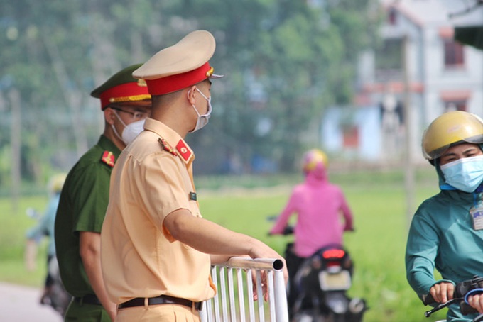 Bắc Giang gỡ phong tỏa huyện Việt Yên, chuyển sang giãn cách xã hội - Ảnh 1.