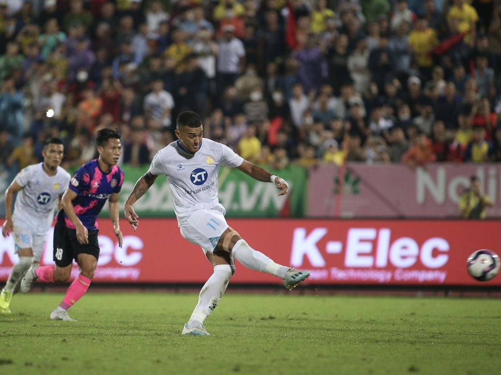 Thắng đậm Sài Gòn FC, Nam Định trụ hạng tại V-League - 3 Thắng đậm Sài Gòn FC, Nam Định trụ hạng tại V-League - 3