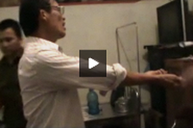 Phó Bí thư xã "quậy tưng" trụ sở công an