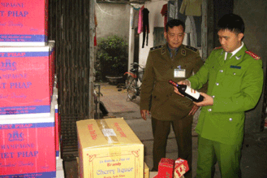 Chủ tịch Hà Nội yêu cầu siết chặt chất lượng rượu dịp Tết nguyên đán