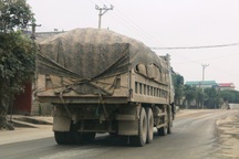 Ninh Bình: Đoàn xe “siêu tải” ngang nhiên tung hoành trên tỉnh lộ có sự tiếp tay?