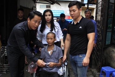 Bạn đọc giúp "xóm chạy thận" 260 triệu đồng cùng 2,5 tấn gạo