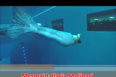 "Đã mắt" với màn trình diễn nàng tiên cá ở bể bơi sâu nhất thế giới