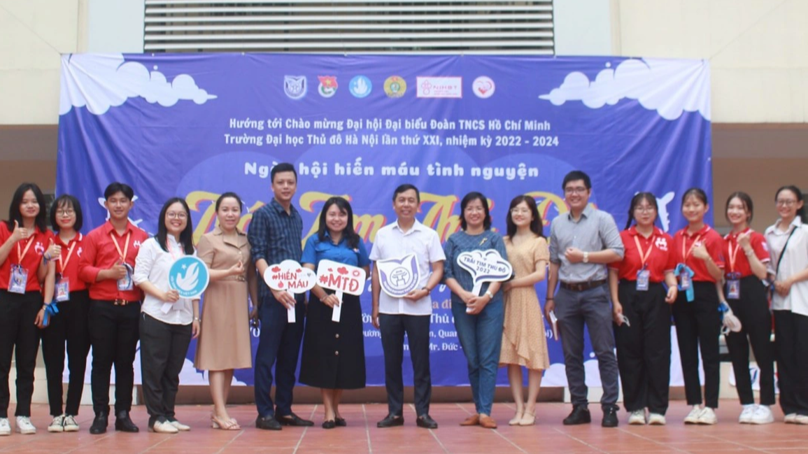 Hơn 500 sinh viên trường ĐH Thủ đô Hà Nội tham gia hiến máu nhân đạo - 2