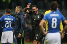 Lỡ hẹn World Cup 2018, hàng loạt cầu thủ giã từ đội tuyển Italia