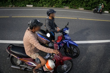 Theo vết "cò" dịch vụ lặn ngắm san hô chui ở Đà Nẵng