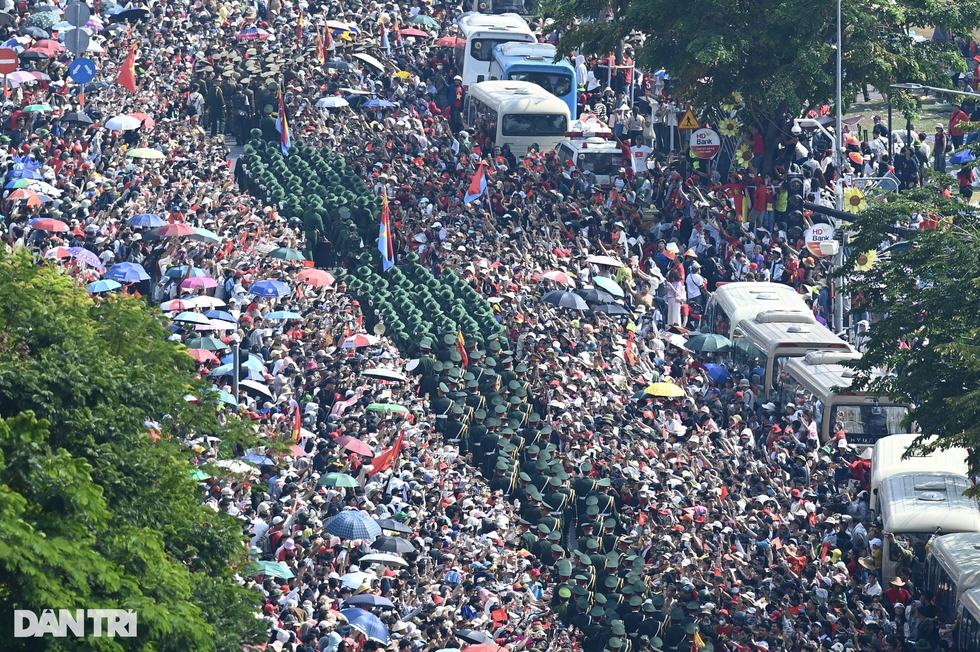 Cách xem lại trọn vẹn Lễ diễu binh ngày 30/4 trên điện thoại và máy tính - 1