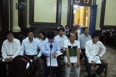 Bất ngờ tạm dừng phiên tòa xét xử 10 cán bộ Navibank