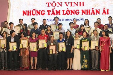 Đề xuất tặng “Huân chương Vì cộng đồng” cho người có thành tích trong công tác từ thiện