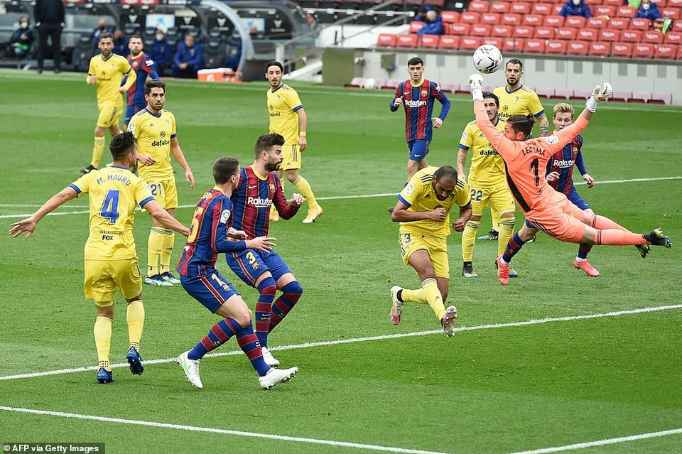 Hòa thất vọng, Barcelona hụt hơi trong cuộc đua với Atletico và Real Madrid - 6 Hòa thất vọng, Barcelona hụt hơi trong cuộc đua với Atletico và Real Madrid - 6