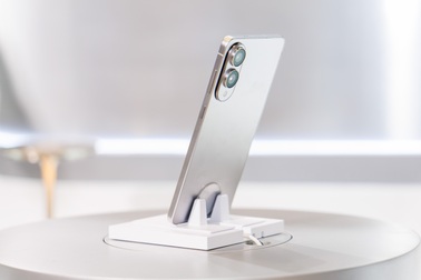 Cận cảnh chiếc Galaxy S mỏng nhất của Samsung