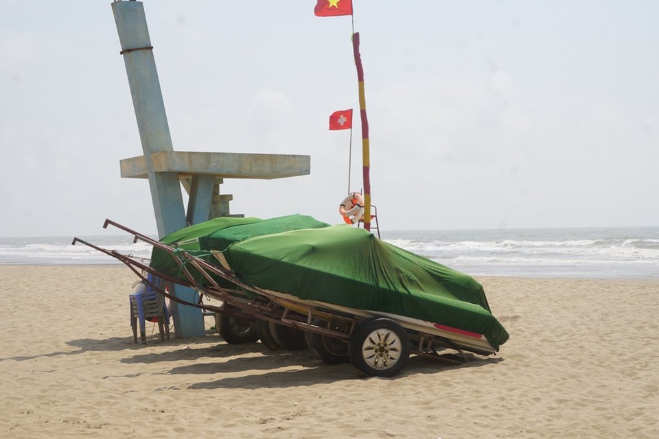 Thành phố biển Sầm Sơn ngủ đông ngay những ngày đầu hè - 14 Thành phố biển Sầm Sơn ngủ đông ngay những ngày đầu hè - 14