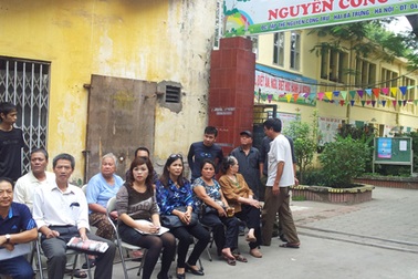 Căng thẳng “leo thang” xung quanh dự án cải tạo tập thể Nguyễn Công Trứ