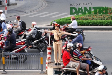 Nghiên cứu ống phóng bùi nhùi để trang bị cho CSGT