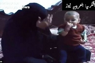 Lộ video vợ con Osama bin Laden