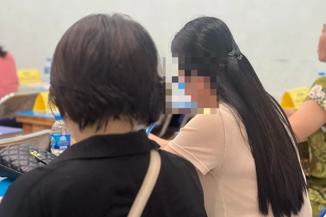 صندوق والدین پر از پول پاکت: خسته از مراسم تشییع جنازه مدرسه - 3 Quỹ phụ huynh toàn tiền phong bì: Mệt mỏi với hiếu hỉ ở trường học - 3