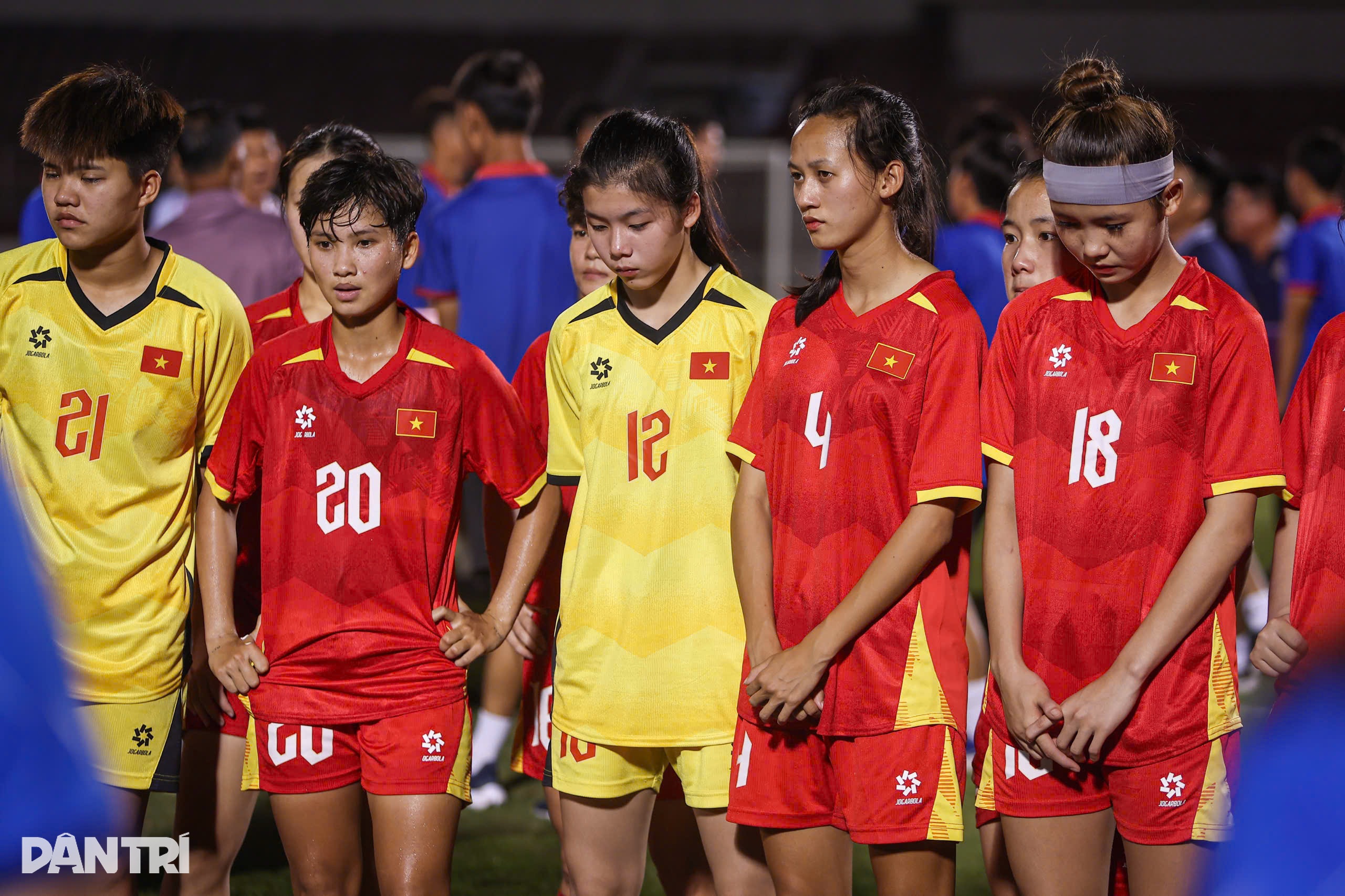 U19 nữ Việt Nam bật khóc sau khi đánh mất ngôi vô địch vào tay người Thái - 12