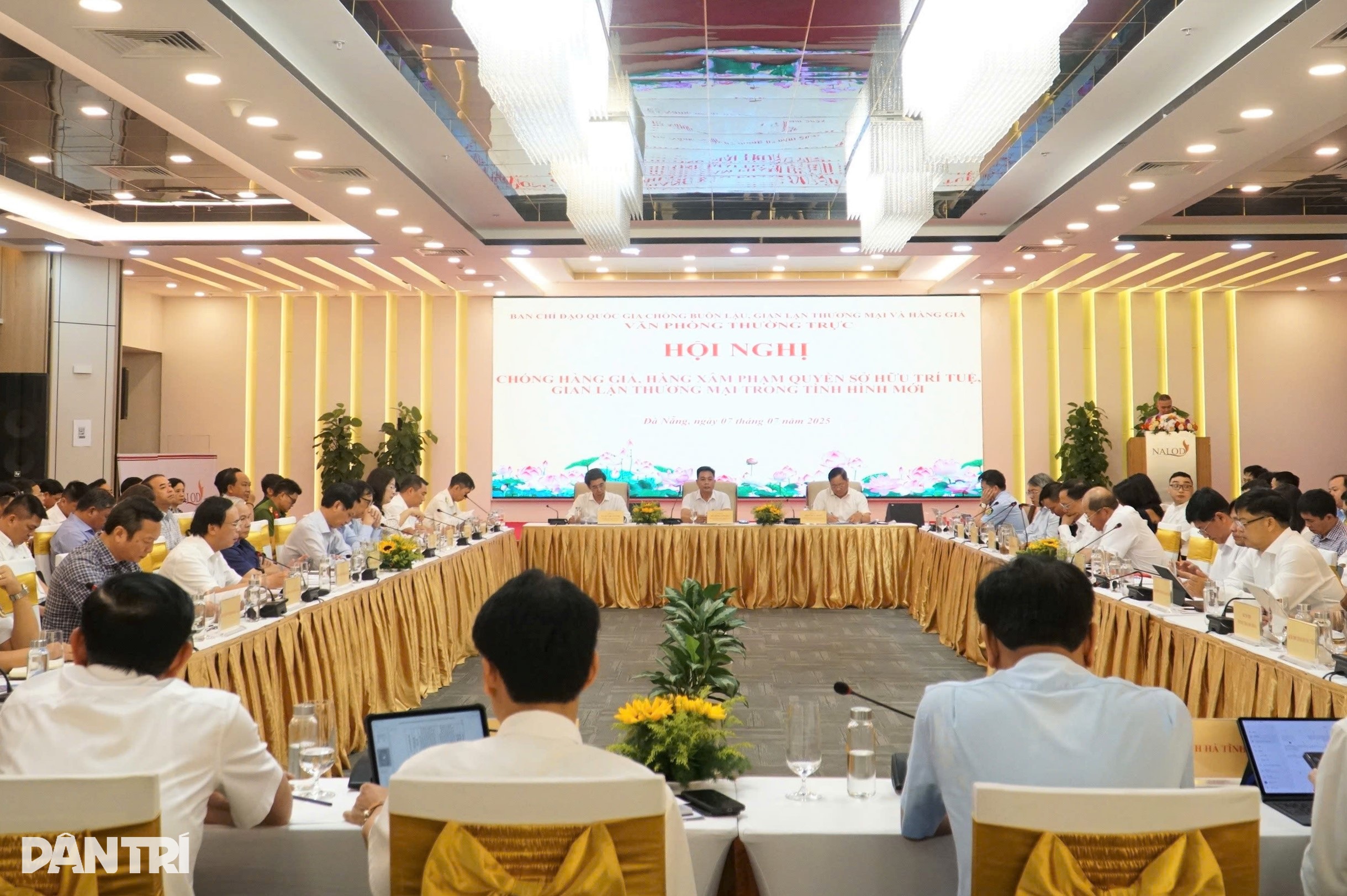 Nhiều hàng giả được ngụy trang bằng tem... chống giả - 1