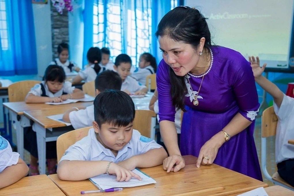 Looking at teachers' income, 25-point candidates want to Nhìn thu nhập giáo viên, thí sinh 25 điểm muốn “bon chen” vào sư phạm - 2