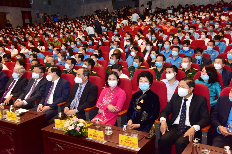 Đã có hàng chục triệu lượt công nhân lao động được thăm hỏi, tặng quà - 2 Đã có hàng chục triệu lượt công nhân lao động được thăm hỏi, tặng quà - 2