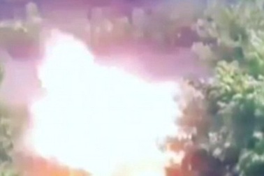 Cảnh đấu súng dữ dội giữa cảnh sát và các phần tử khủng bố tại Jakarta