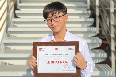 Gen Z 19 tuổi làm cố vấn học bổng kể chuyện đi học xa nhà