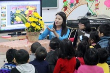 Bộ trưởng Phùng Xuân Nhạ: "Tránh tình trạng hợp đồng giáo viên theo mùa vụ, theo tiết học"