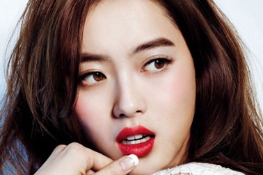 Vẻ đẹp ngọt ngào và cuốn hút mang tên Go Ah Ra