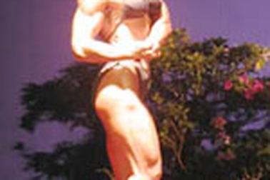 “Kiến càng nữ” đổi tông