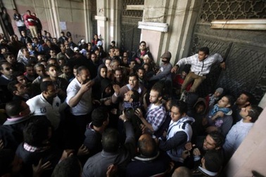 Ai Cập: Khó thay hai chữ bình yên