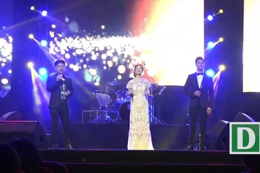 Tấn Minh- Hồng Nhung- Quang Dũng thể hiện ca khúc "Cám ơn mùa thu"