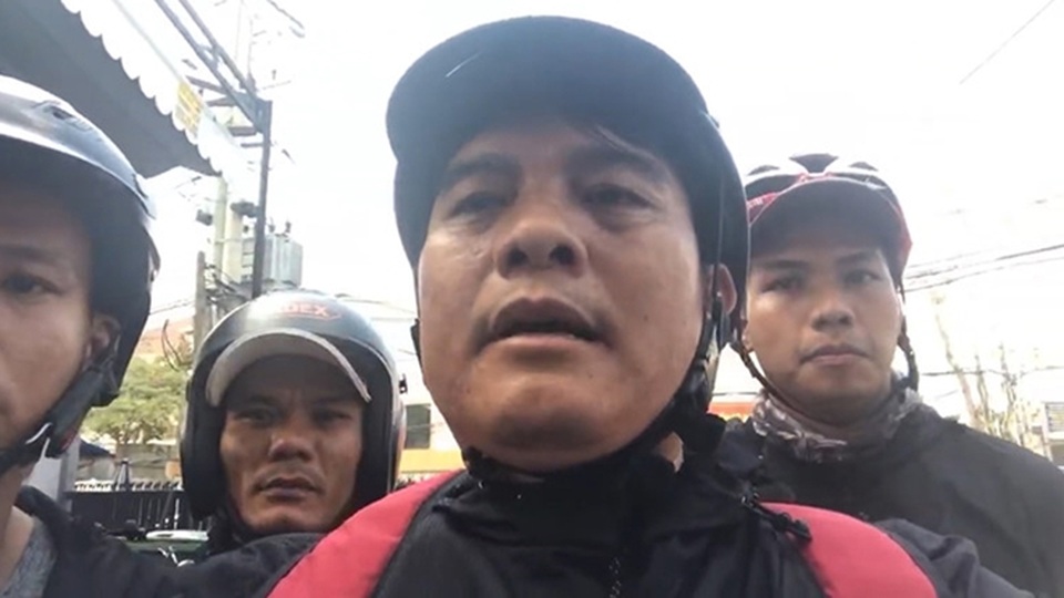 Công an Bình Dương làm việc với “hiệp sỹ” về vụ Tuấn “khỉ” - 1 Công an Bình Dương làm việc với “hiệp sỹ” về vụ Tuấn “khỉ” - 1