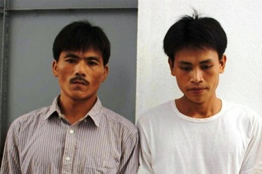 Đóng vai Việt Kiều dùng tiền giả đổi tiền thật