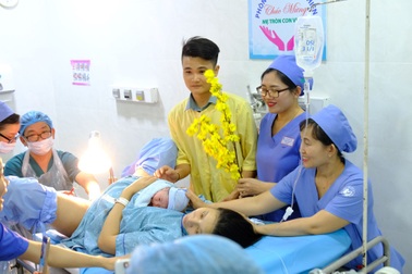 Ngắm những cô cậu "chuột vàng" chào đời trong thời khắc giao thừa