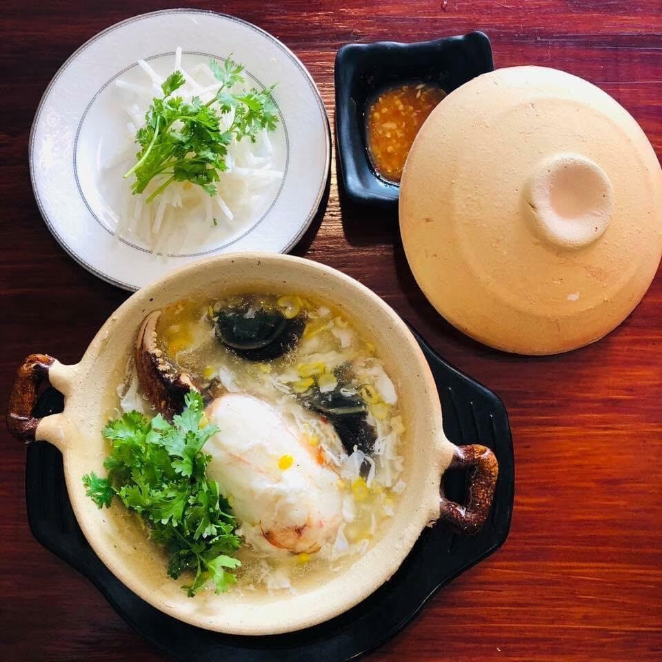 Súp càng cua khủng giá nửa triệu đồng ở Sài Gòn hút khách thưởng thức - 2 Súp càng cua khủng giá nửa triệu đồng ở Sài Gòn hút khách thưởng thức - 2