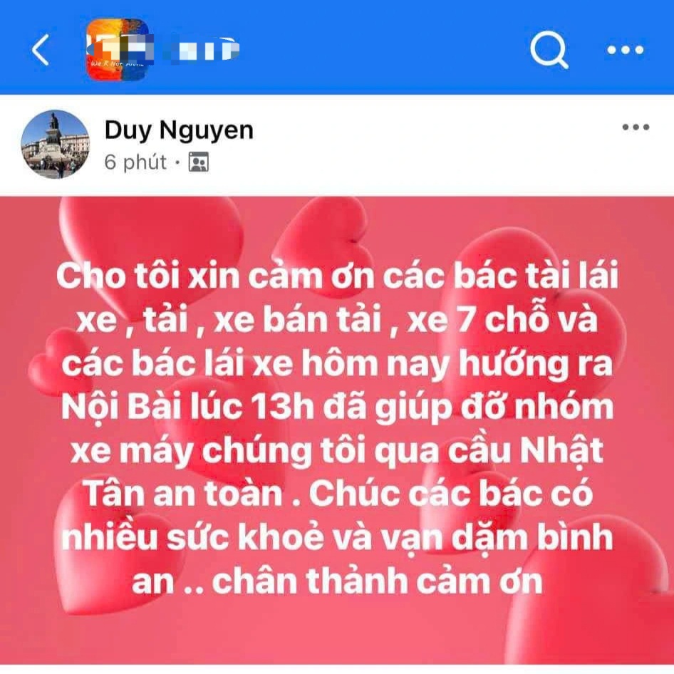 Những hình ảnh ấm lòng về tình người gây sốt trong bão Yagi - 3