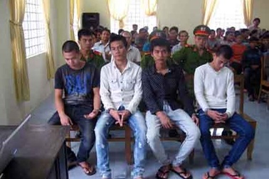 Án phạt cho nhóm côn đồ truy sát người như phim 