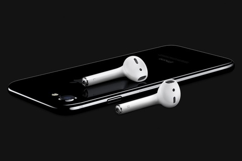 Apple vẫn chưa tự tin bán tai nghe không dây lạ mắt AirPods