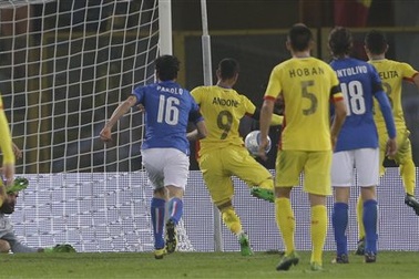 Italia hòa thất vọng Romania trên sân nhà