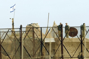 Israel bị nã hàng loạt tên lửa bắn từ Li-băng 