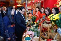 Thủ tướng và Phu nhân dự chương trình Xuân quê hương tại Ba Lan