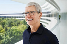 Tỷ phú Tim Cook vừa đến Việt Nam sáng nay giàu cỡ nào?
