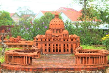 Kỳ quan thế giới phiên bản gốm độc đáo ở Hội An