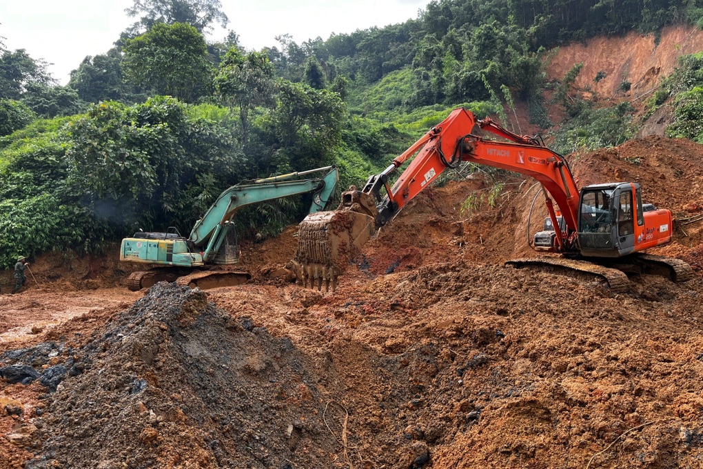 Thượng tá công an kể khoảnh khắc cứu người trong vụ sạt lở đất ở Hà Giang - 1