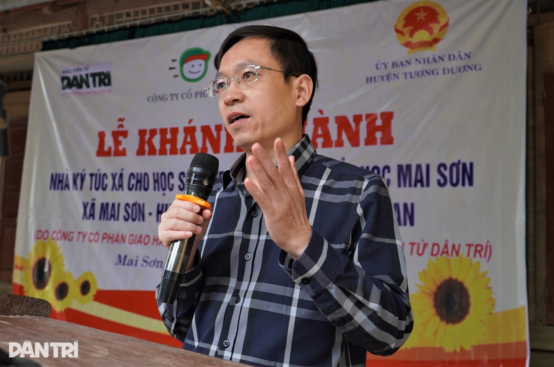 Từ nay, mùa mưa các em sẽ không sợ ẩm mốc, mùa hè không sợ nóng - 4 Từ nay, mùa mưa các em sẽ không sợ ẩm mốc, mùa hè không sợ nóng - 4