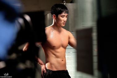 Bạn trai Jisoo: Từ võ sĩ sở hữu thân hình 6 múi đến viên ngọc điện ảnh