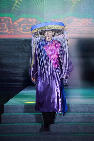 Hà Myo, Tuấn Cry trình diễn thời trang trên nền nhạc xẩm gây chú ý - 4