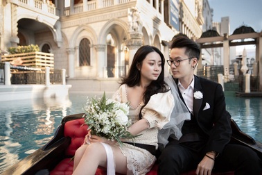 Rich kid Cẩm Tú “khoe” ảnh cưới đẹp long lanh tại Las Vegas