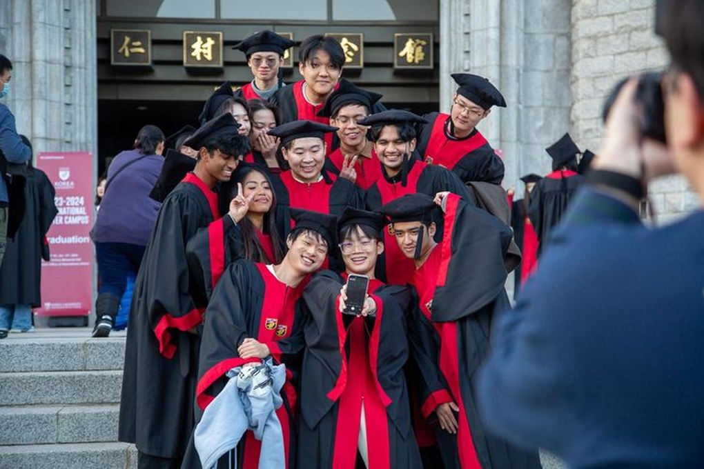 Nỗi lo đại học tạo thành tích “ma” để thu hút sinh viên quốc tế - 3 Nỗi lo đại học tạo thành tích “ma” để thu hút sinh viên quốc tế - 3