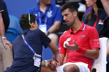 Djokovic nhận thất bại đầu tiên trong năm 2024